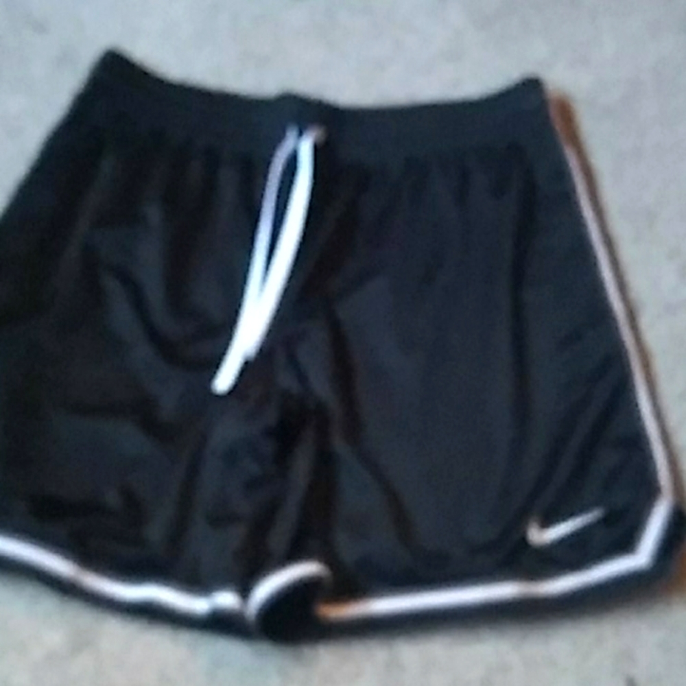 Nike Dri-Fit basketball short mid-length